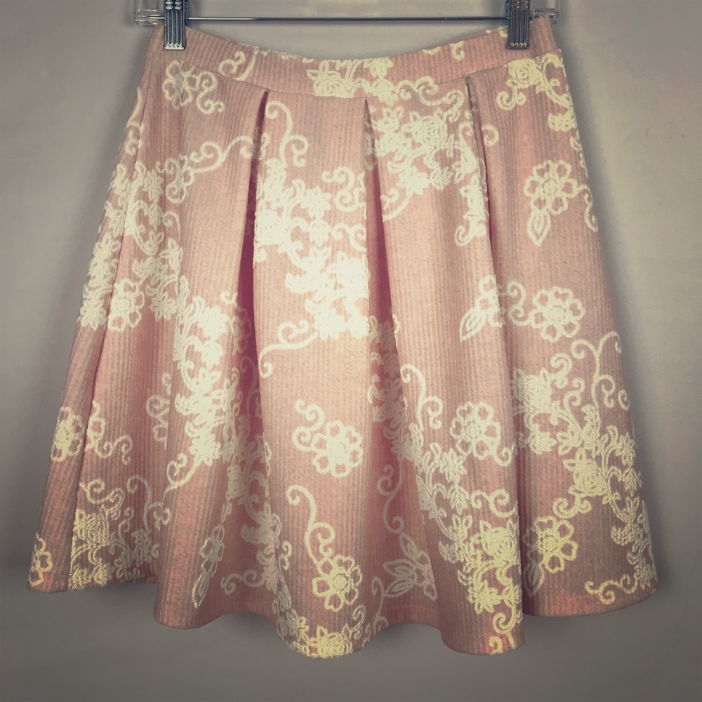 Soprano Pink and Cream Skirt size Medium NWT
